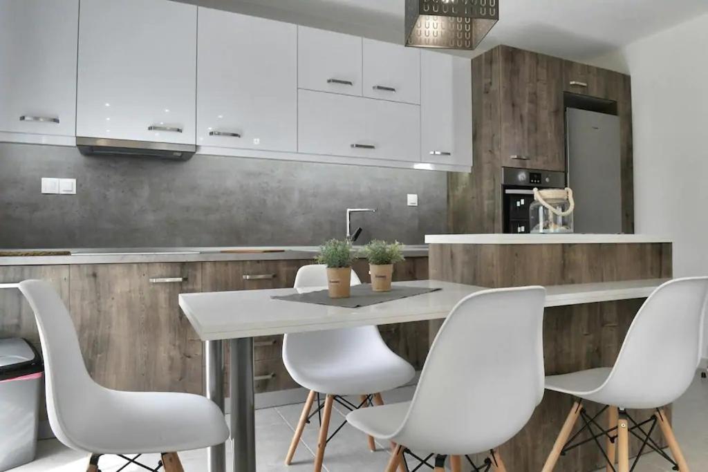 Crystallia Seaside Maisonette By Rentalspro- نيا موذانيا المظهر الخارجي الصورة